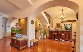 Hotel Punta Est  4*